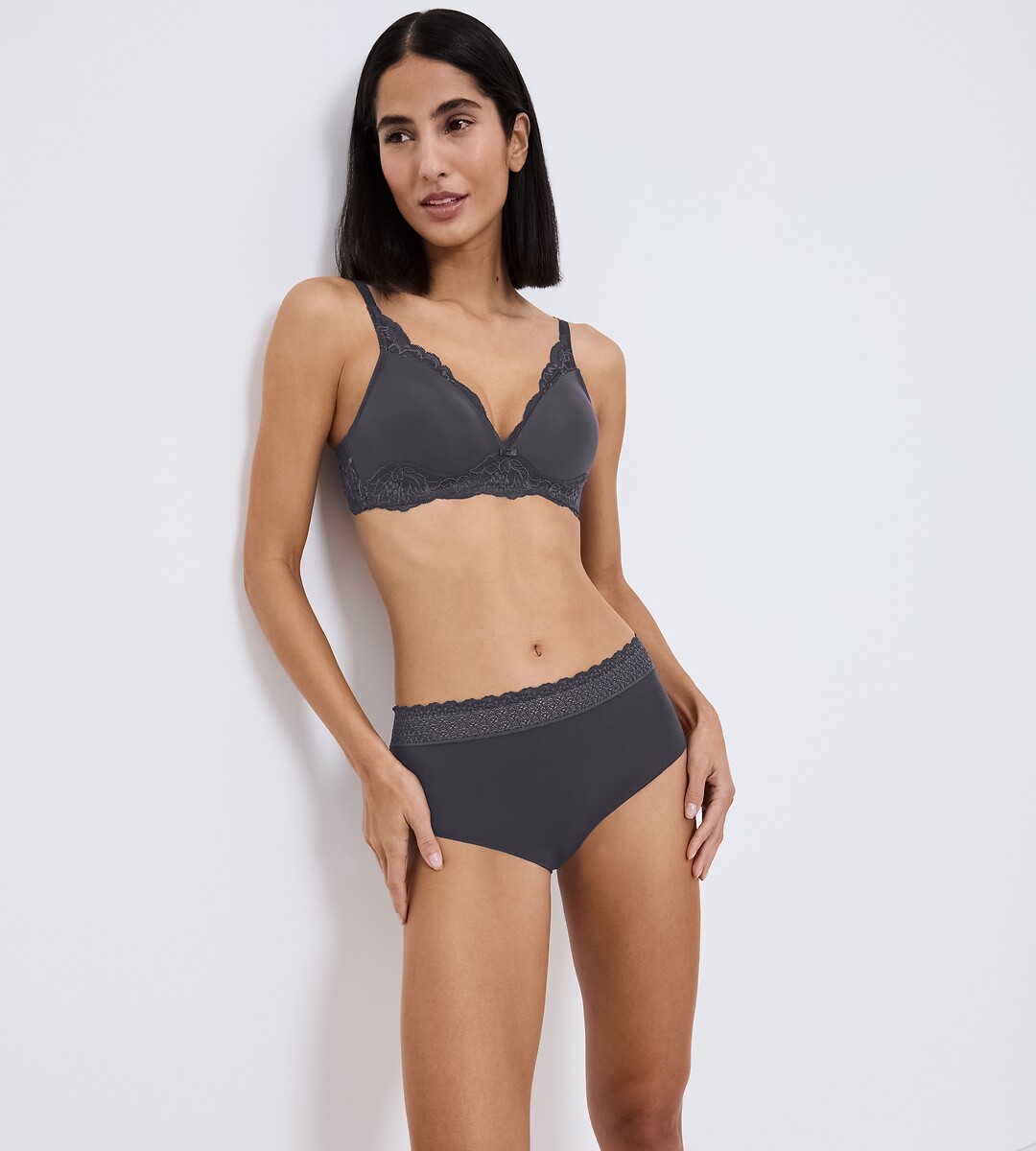 TRIUNFO<br>Sensação de moda em meia-calça