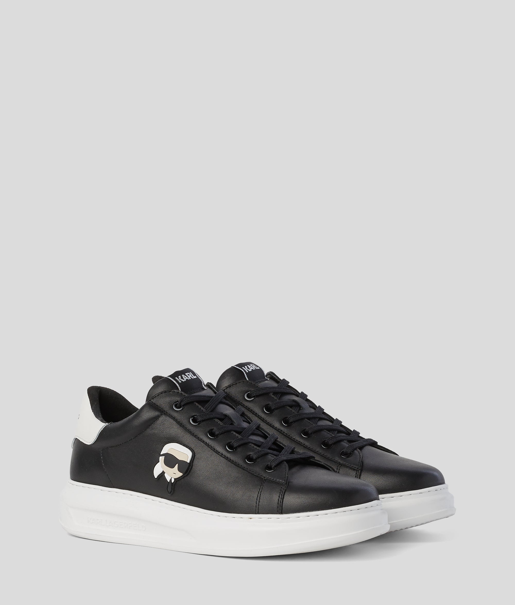 Ikon NFT kapri-sneakers