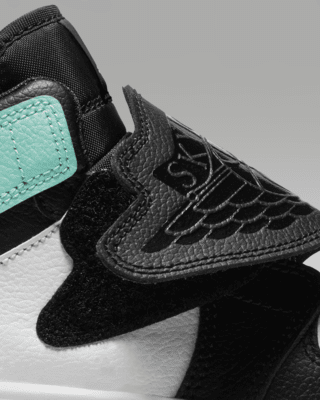 Sky Jordan 1 Younger Kids' Shoe