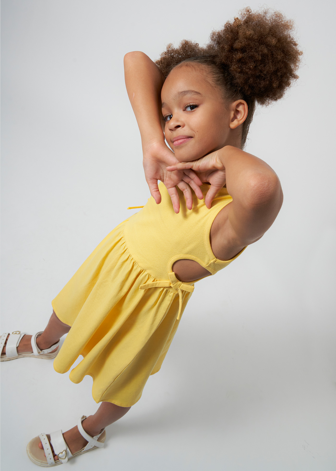 Vestido canelado com recortes em formato de abóbora para meninas