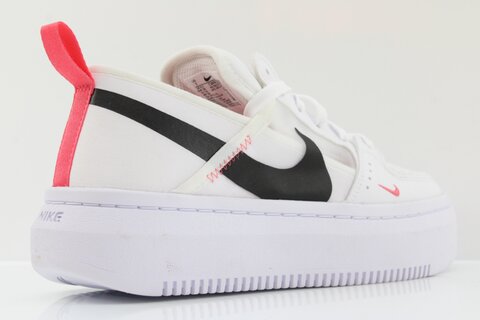 Nike Sneaker