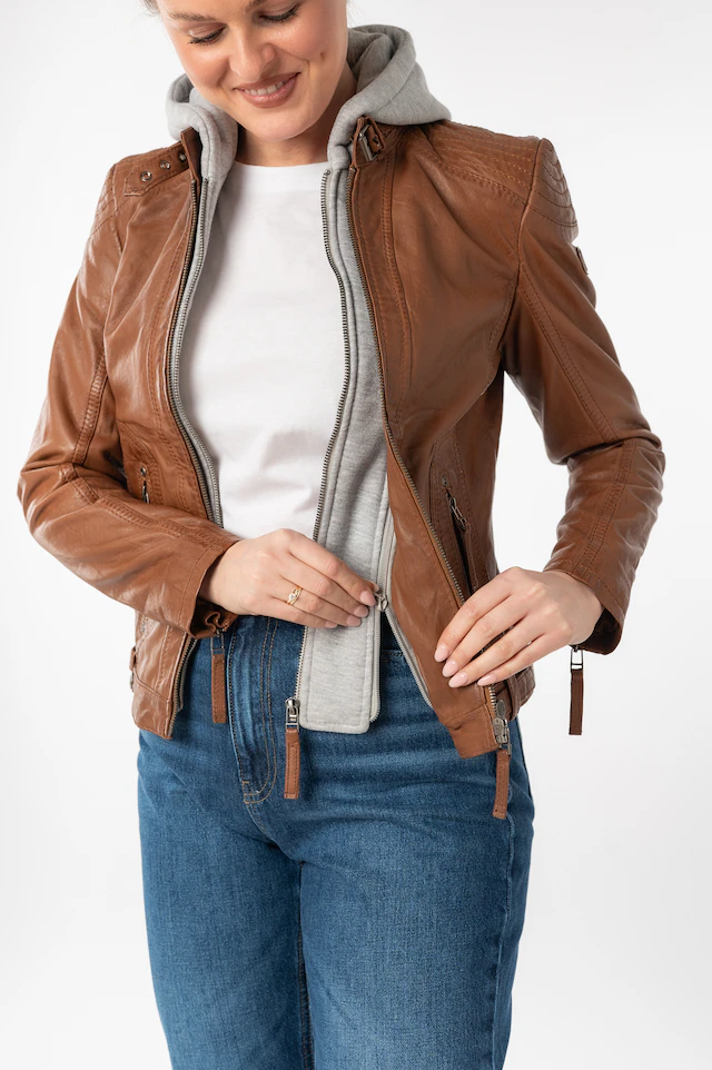 Mauritius Lederjacke »Junja« mit Kapuze mit abnehmbarem Kapuzen-Einsatz und aufwendigen Biker-Details
