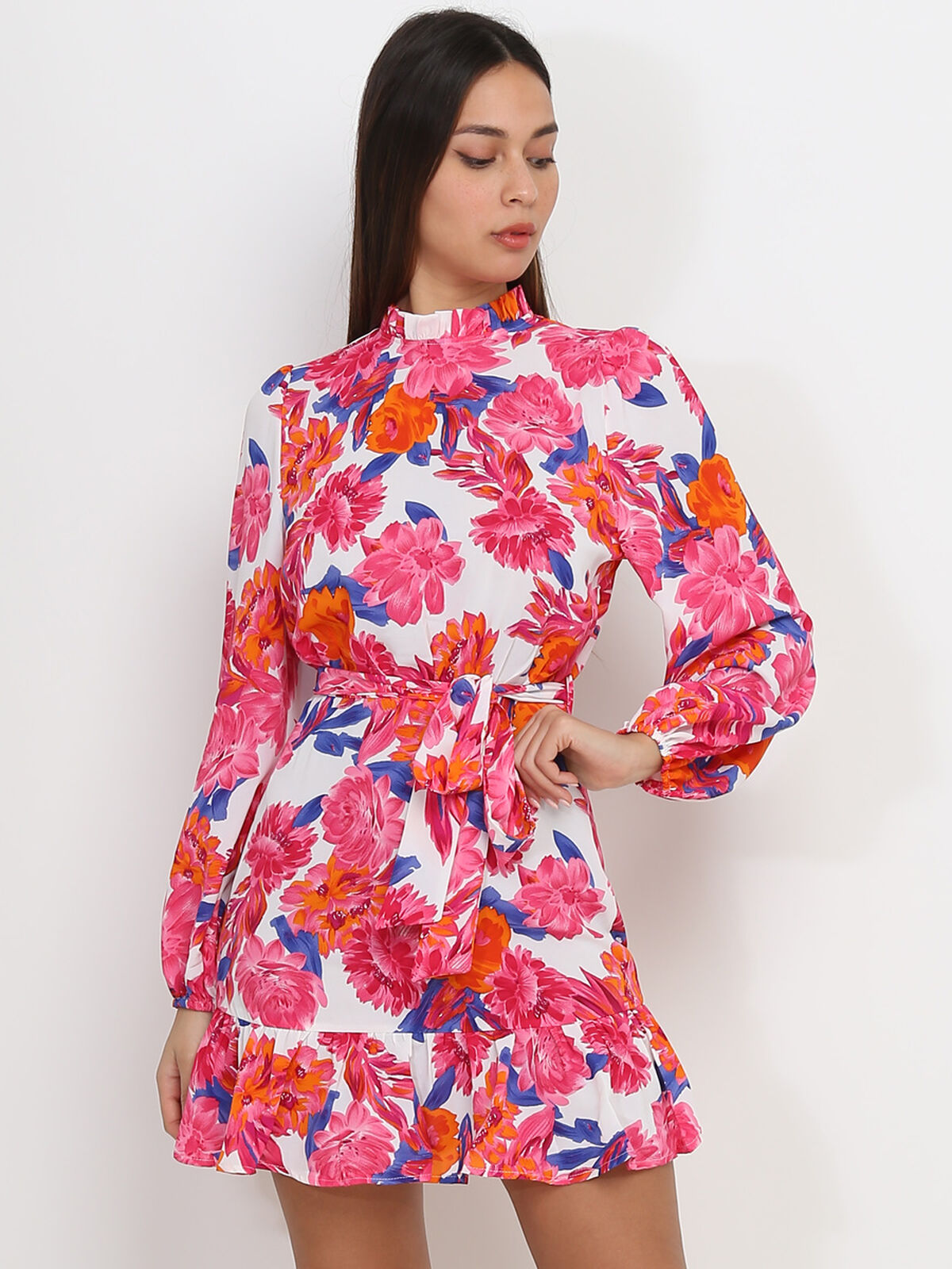 Robe à fleurs et volants- Blanc
