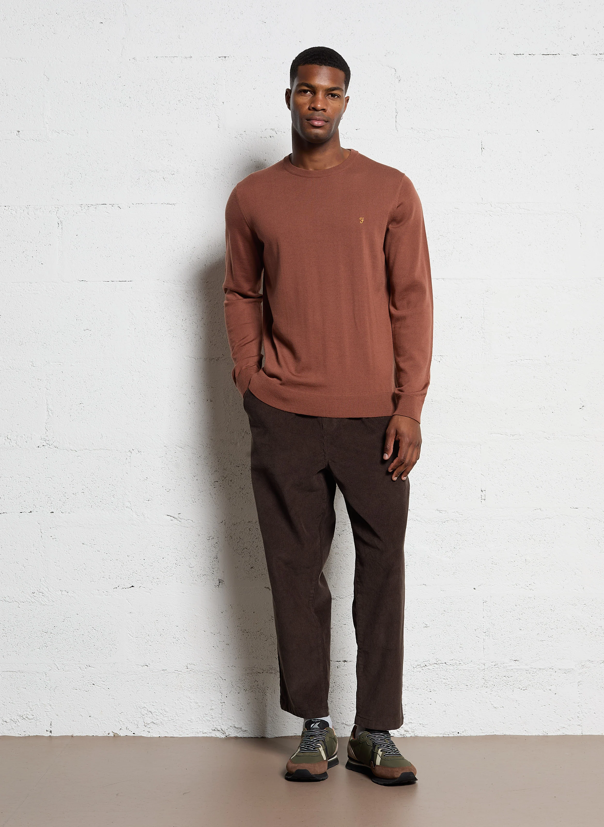 MULLEN - Pull regular en coton bio | Marron