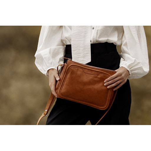Belsac Cappella Crossbody, Cognac