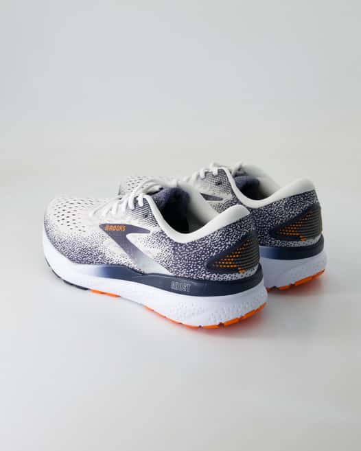 Brooks Ghost Sportschuhe in Weiß