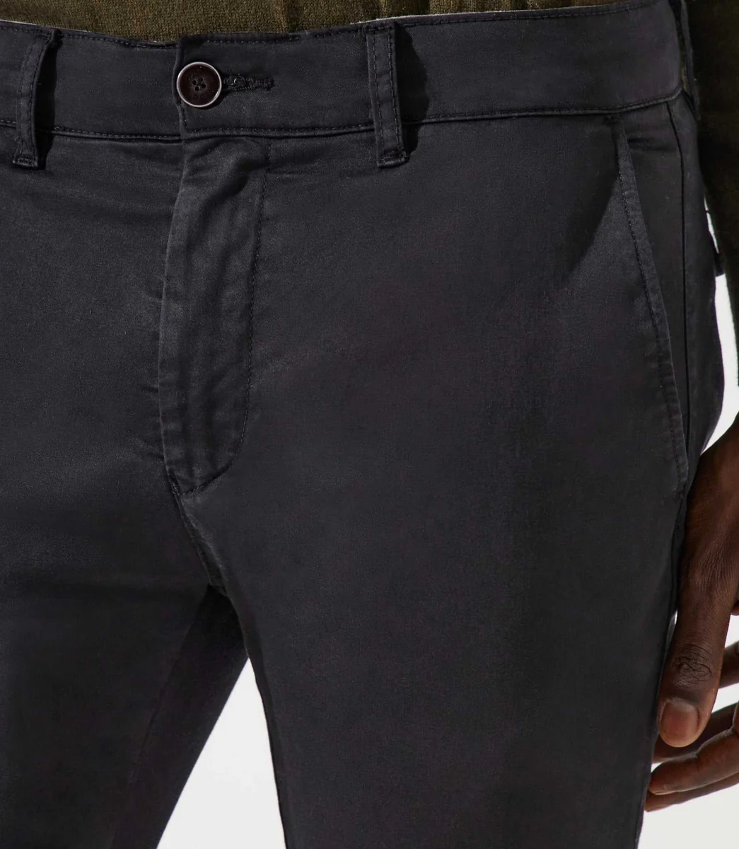 Pantalon chino satin noir VANAMABT