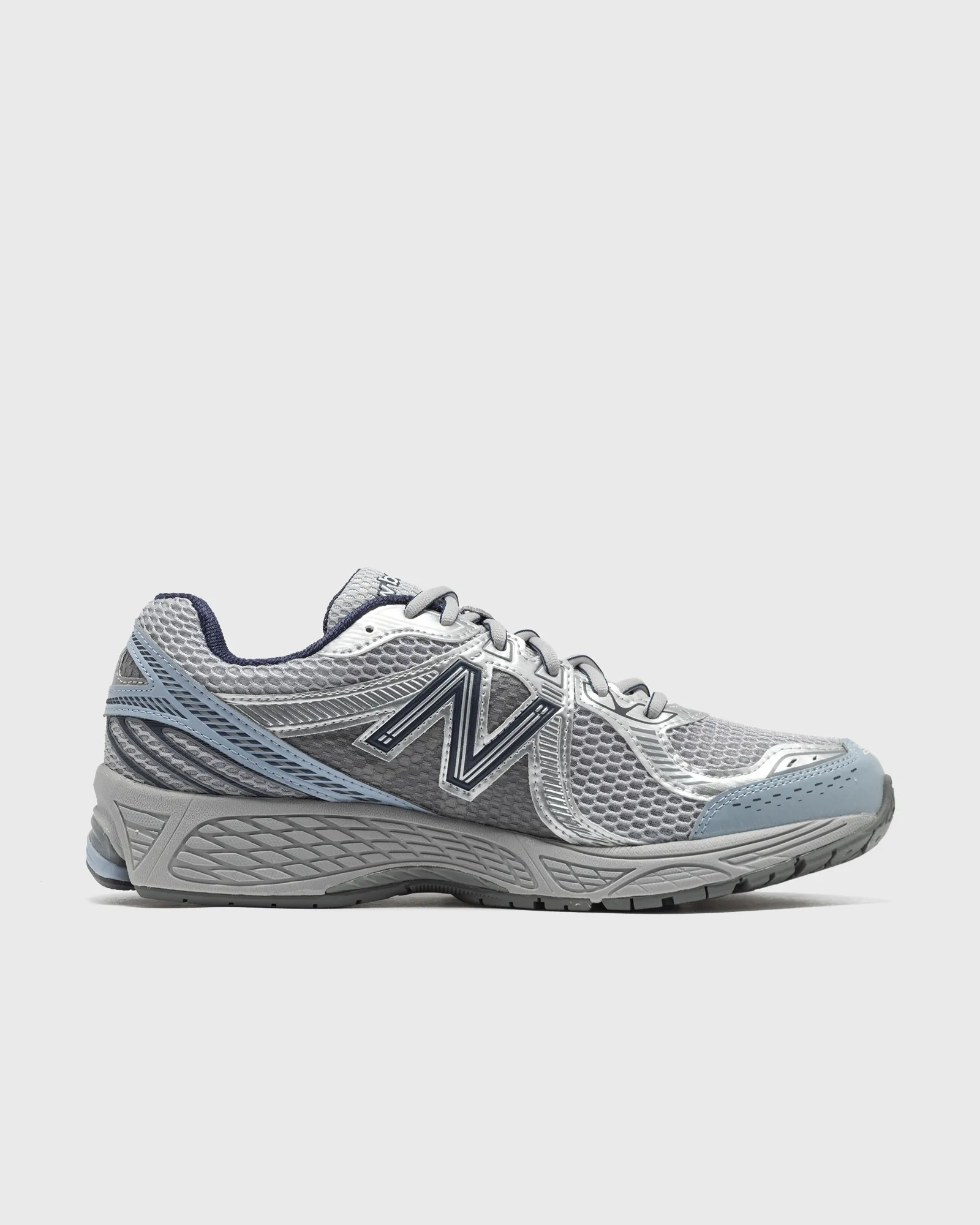 New Balance 860