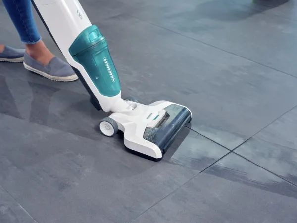 LEIFHEIT Regulus Aqua PowerVac, wet and dry vacuum cleaner (white / turquoise)
