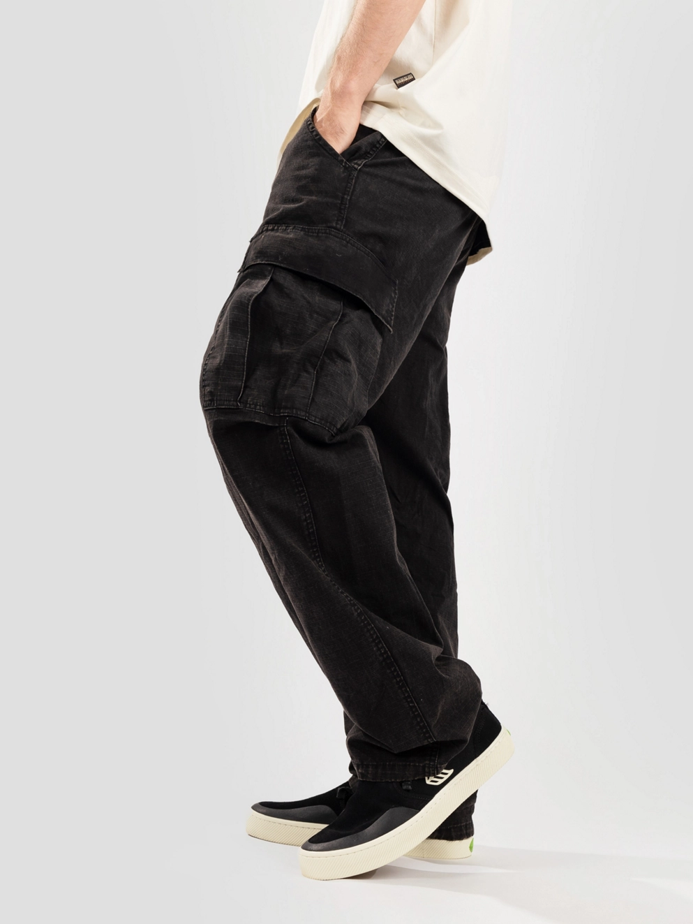Blue Tomato Cargo Pants black