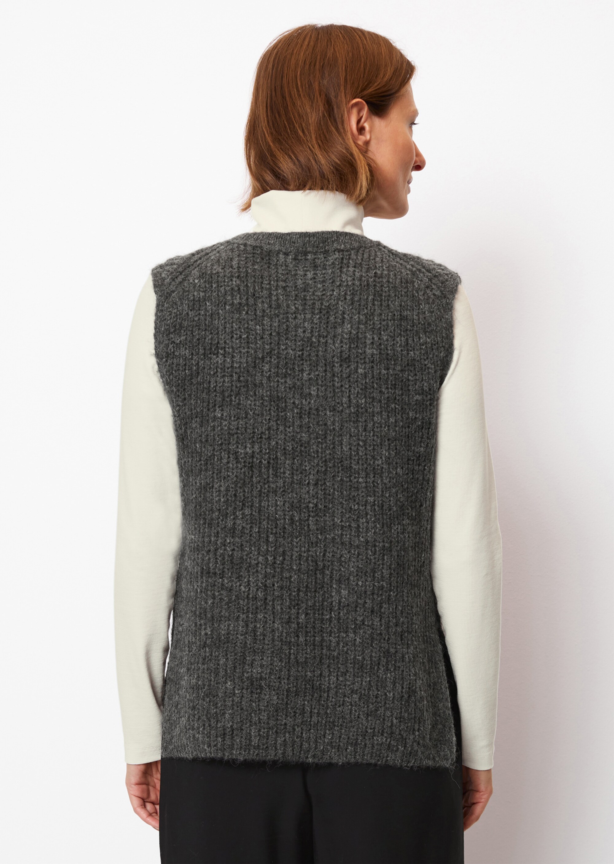 Ärmelloser Strickpullover regularaus flauschigem Schurwolle-Alpakawolle-Mix