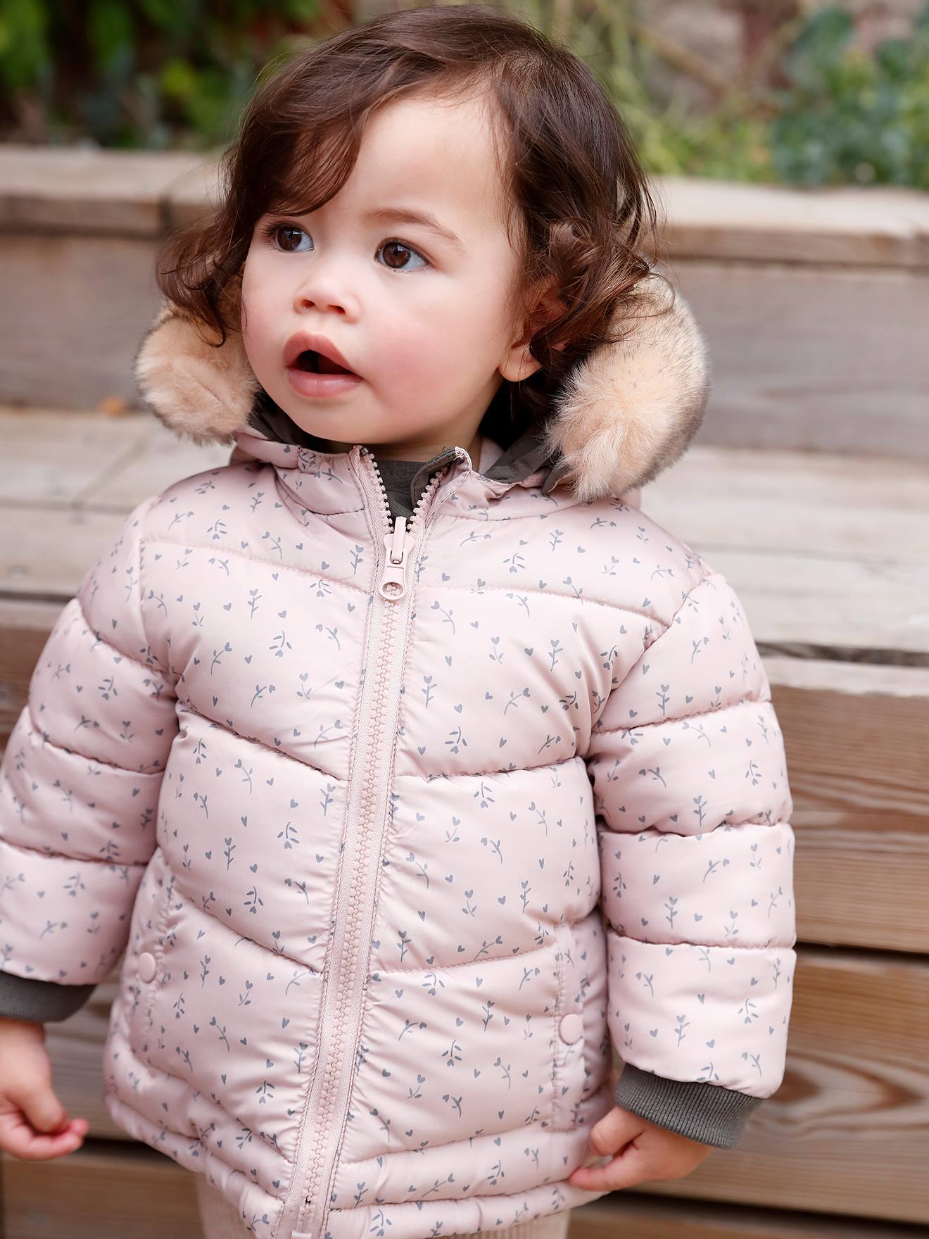 Parka reversível para bebê, com enchimento de poliéster reciclado, verde médio liso com estampas.