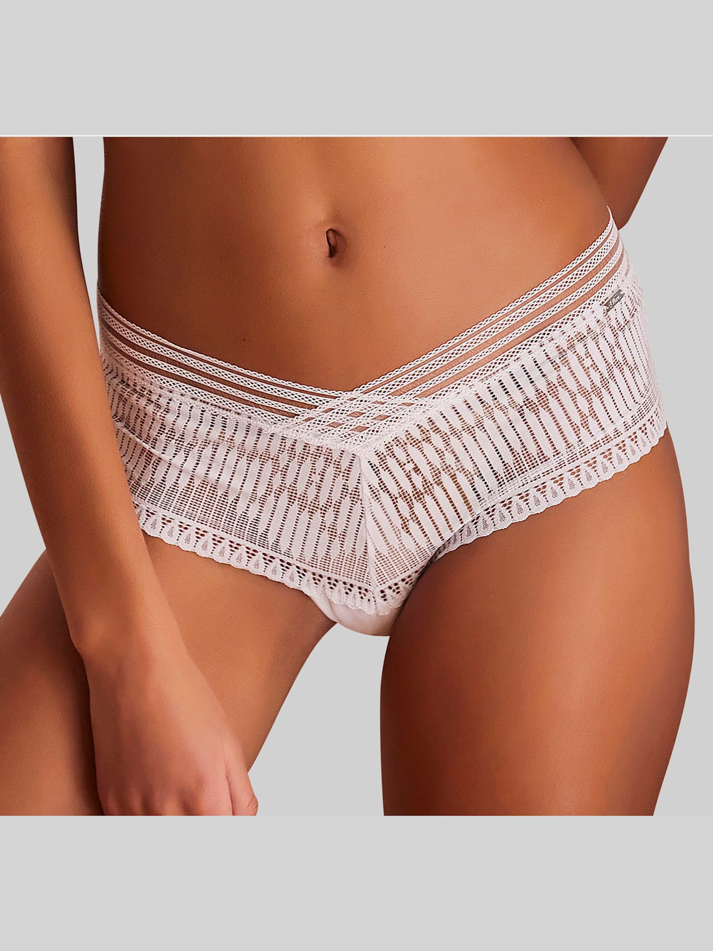 Tanga tendance à la coupe enveloppante