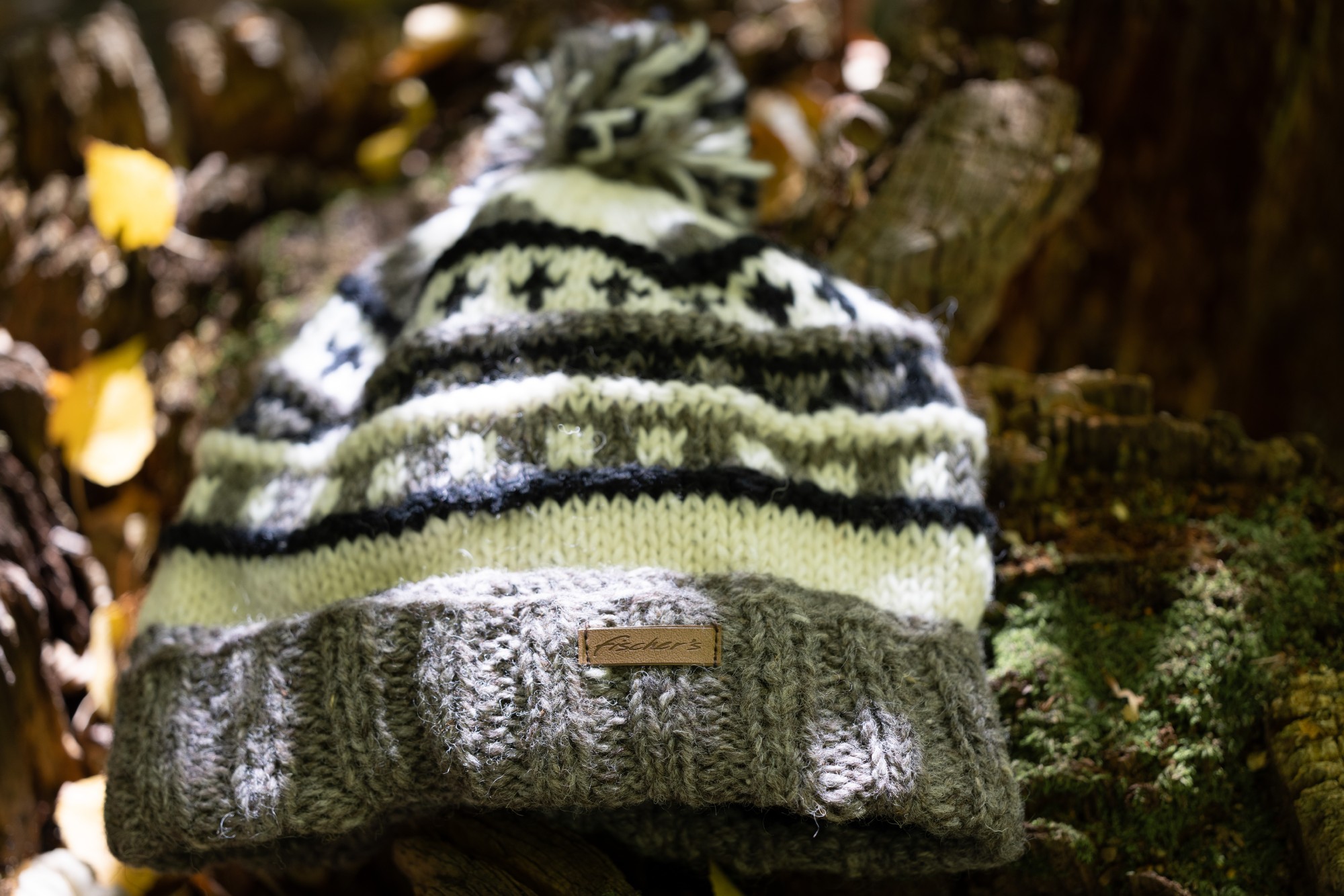 Handgestrickte Mütze mit Pompon, grau, schwarz, weiß günstig bestellen