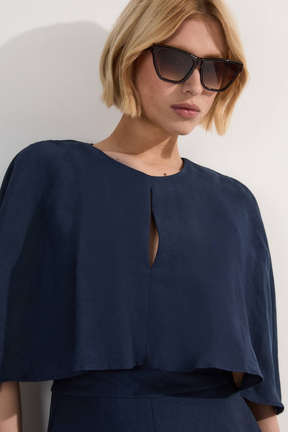 KarenMillen Combinaison cape dramatique en lin sur mesure haut de gamme