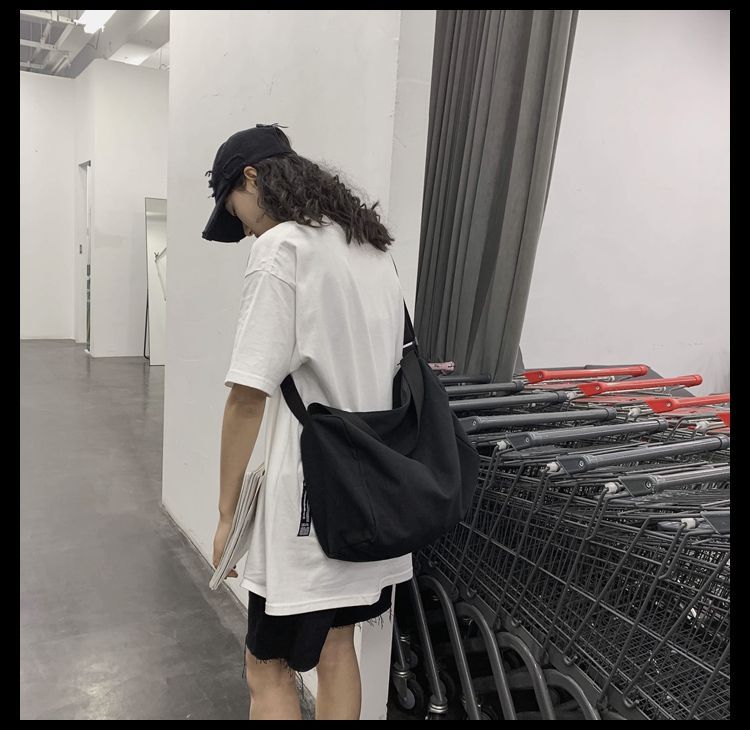 EAVALURE - Effen canvas crossbodytas met rits