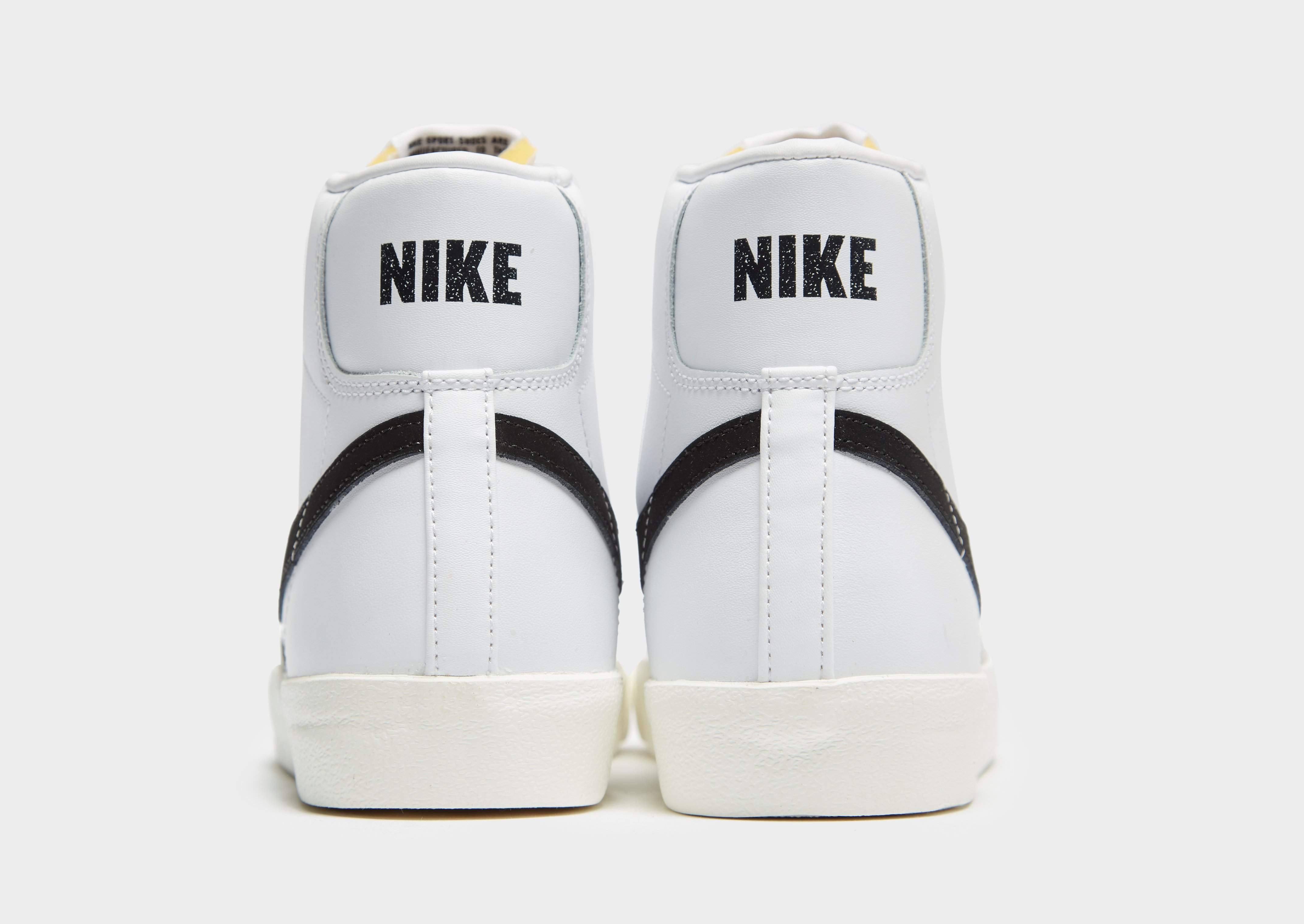 Nike Blazer Mid '77 QS