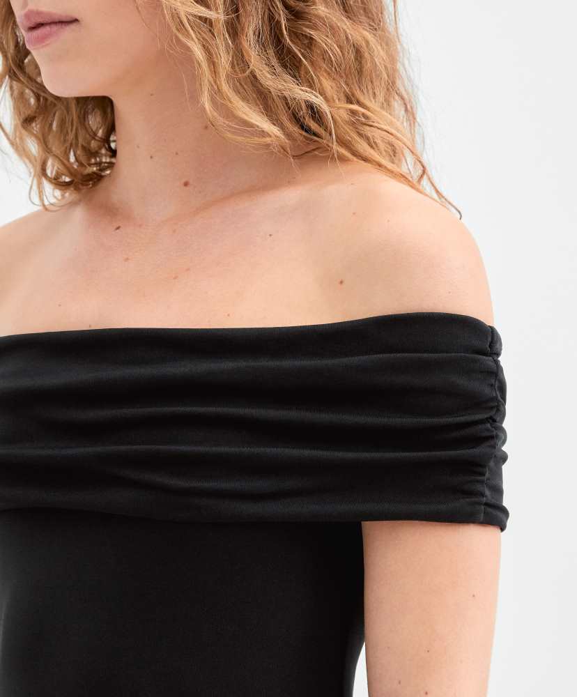 Vestido ombro a ombro