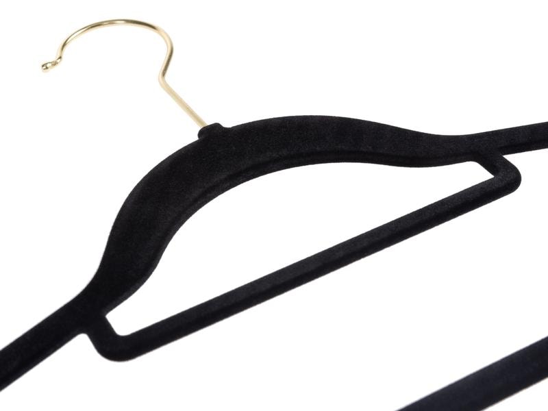 COCON Kleiderbügel 30 Stück, Schwarz Kleiderbügel mit einem feinen Bezug aus Velvet
