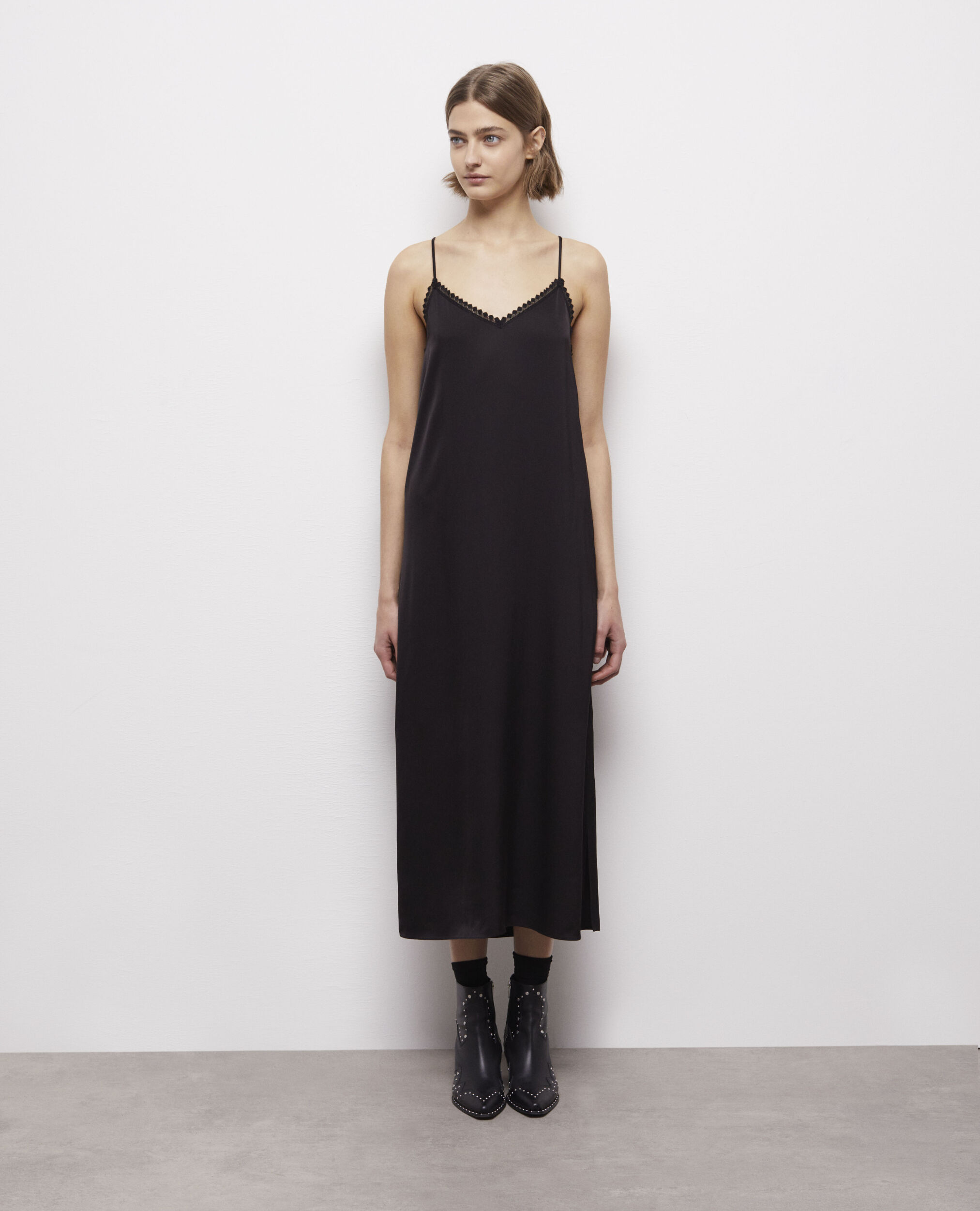 Robe longue dentelle noire