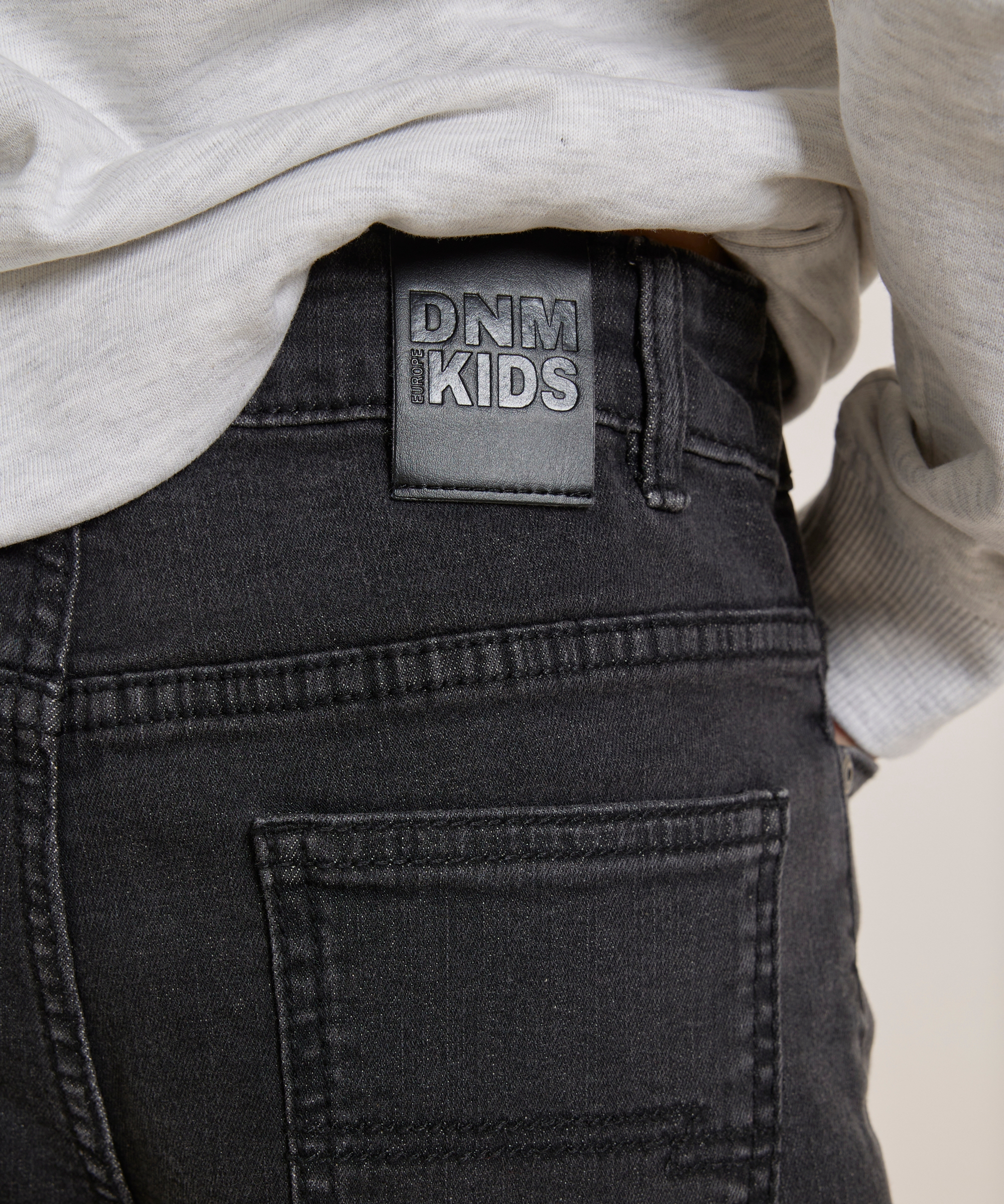 baggy fit stretch jeans