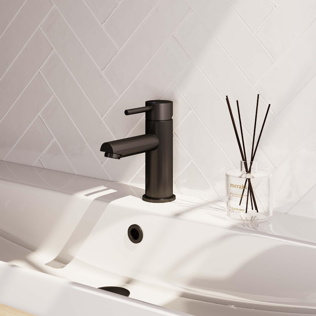 Brauer Black Carving wastafelkraan met lange, ronde handgreep en ColdStart zwart mat