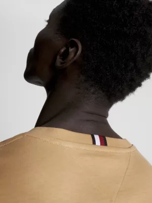 Camiseta Hilfiger Monotype Embroidery Archive Fit