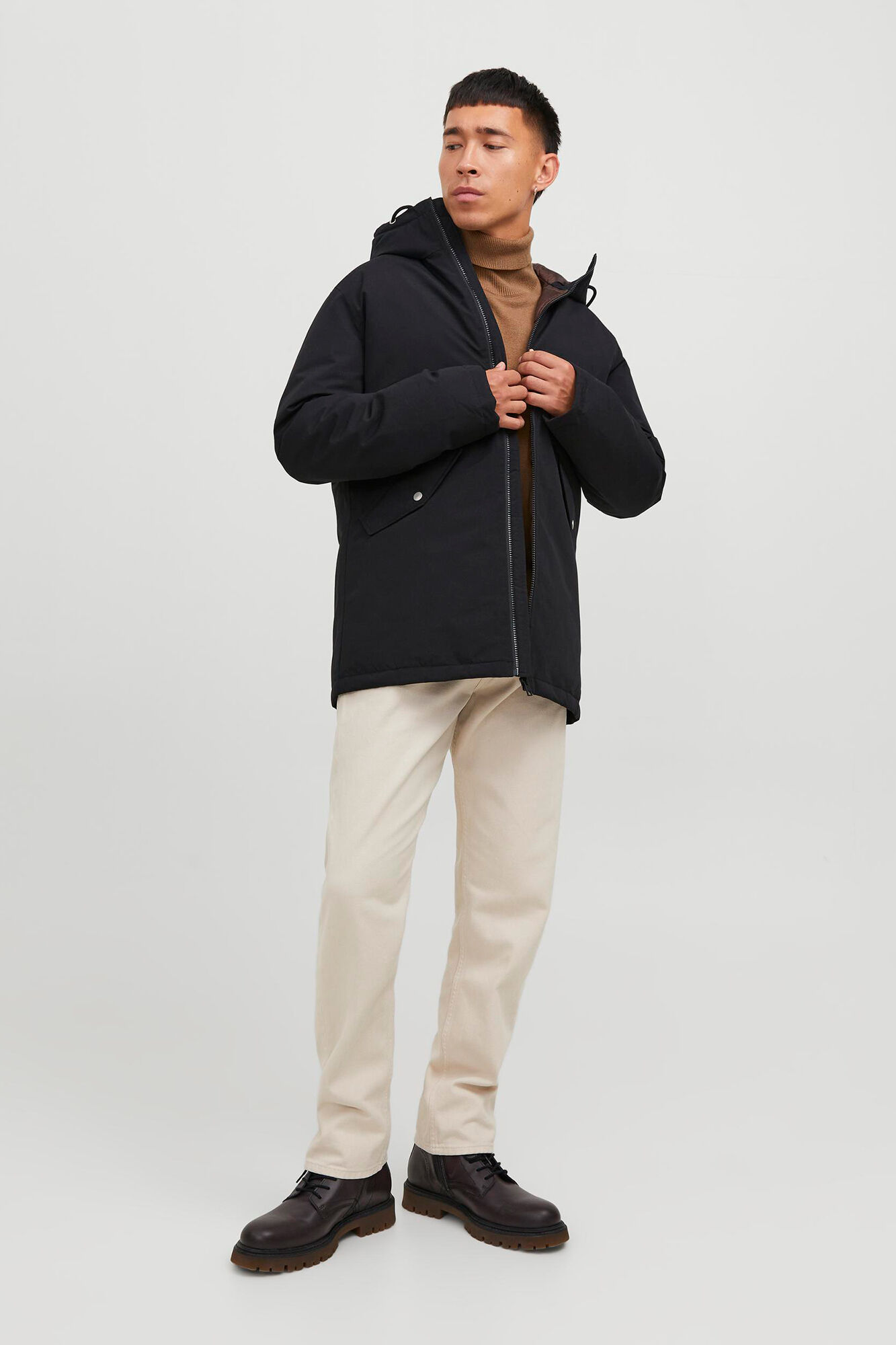Parka com capuz ajustável