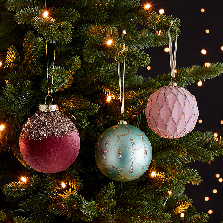 Boule de noel couleur rouge foncé aspect velours D8 cm