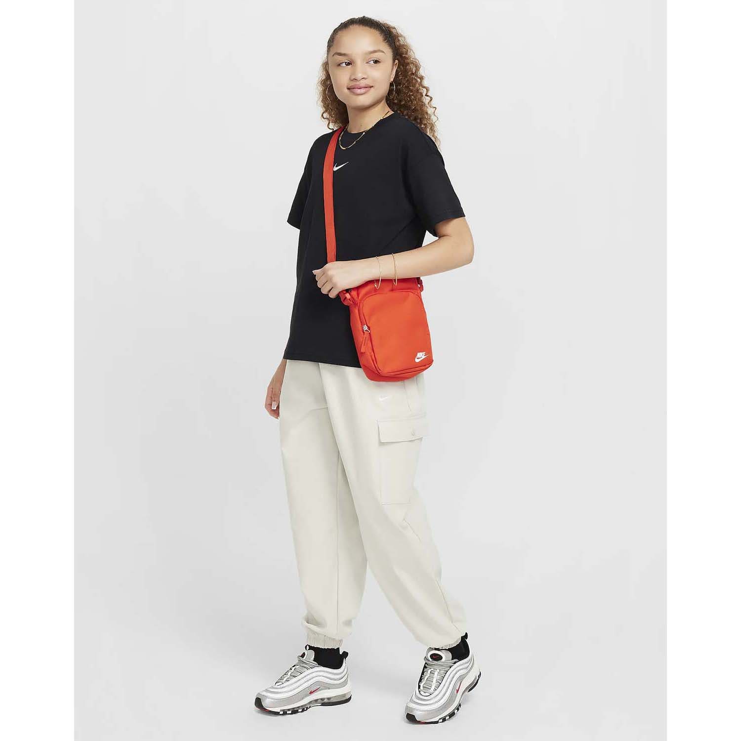 Nike  Sportswear Essential T-shirt Meiden