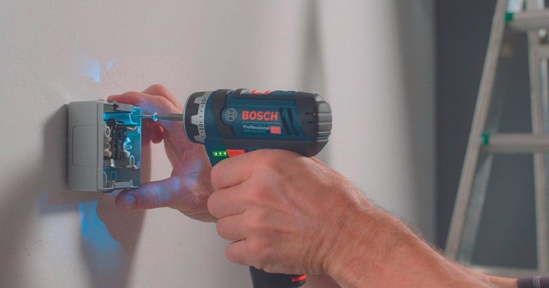 Bosch Professional GSR 12V-15 FC Accuboormachine - 12 V - Met 2x 2,0 Ah Accu's