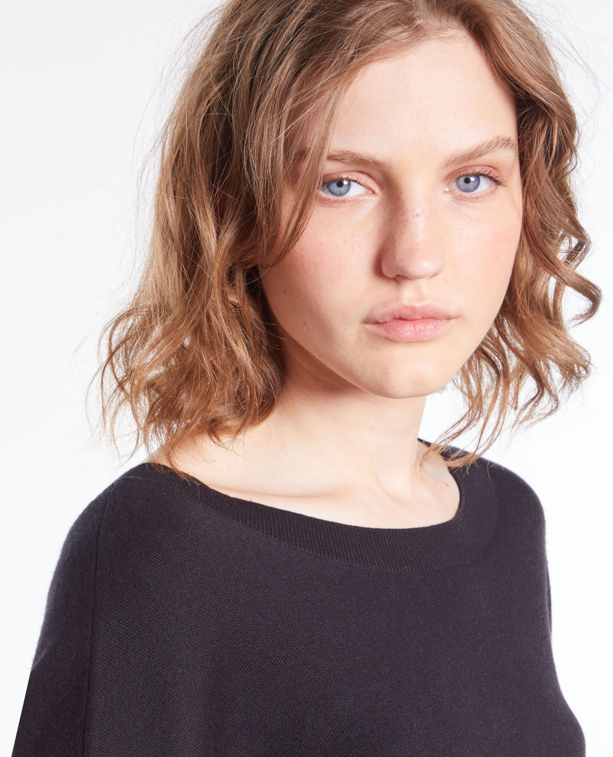 Pull avec boutonnage dans le dos