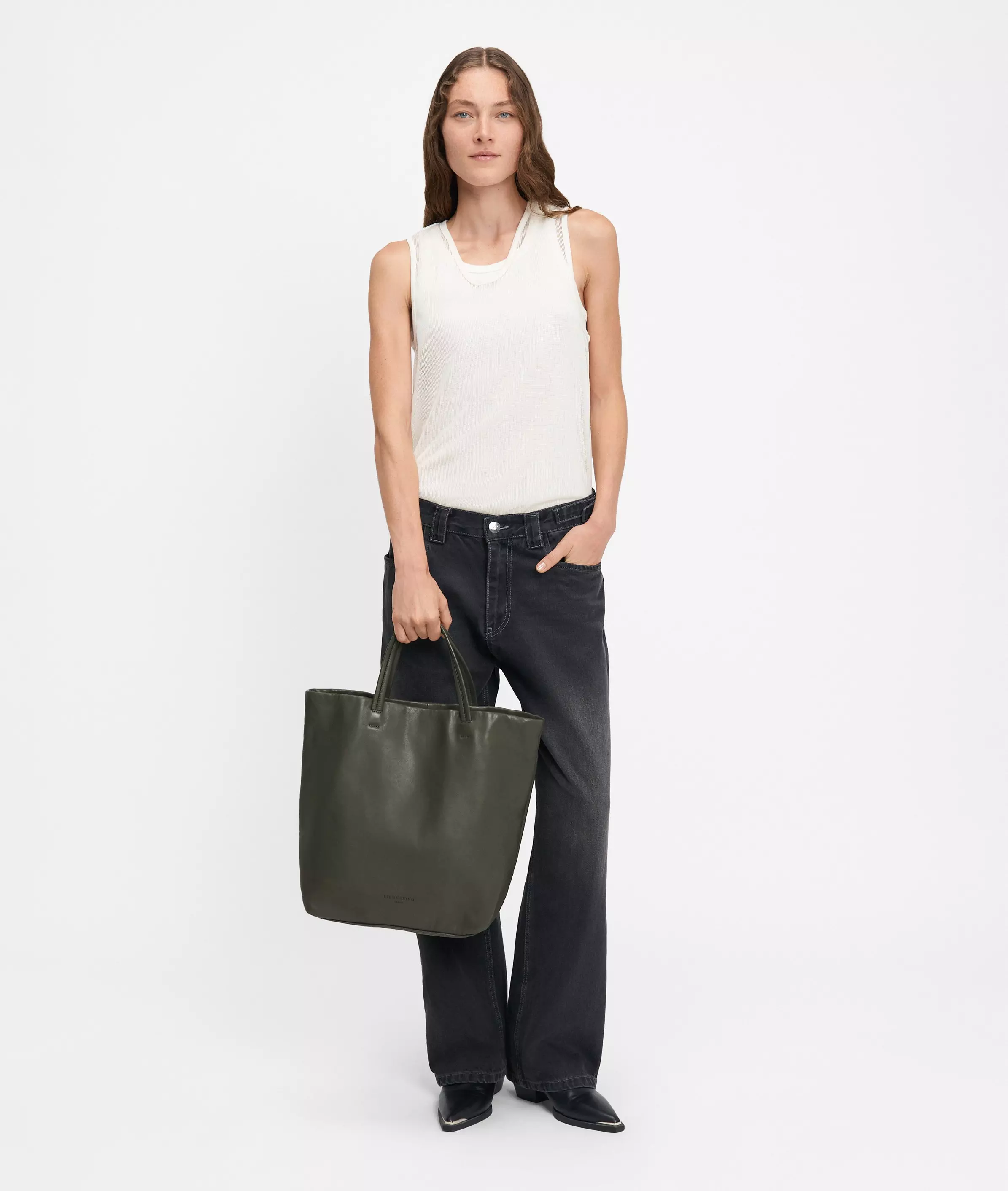 Tote Spacious shopper made from soft sheepskin