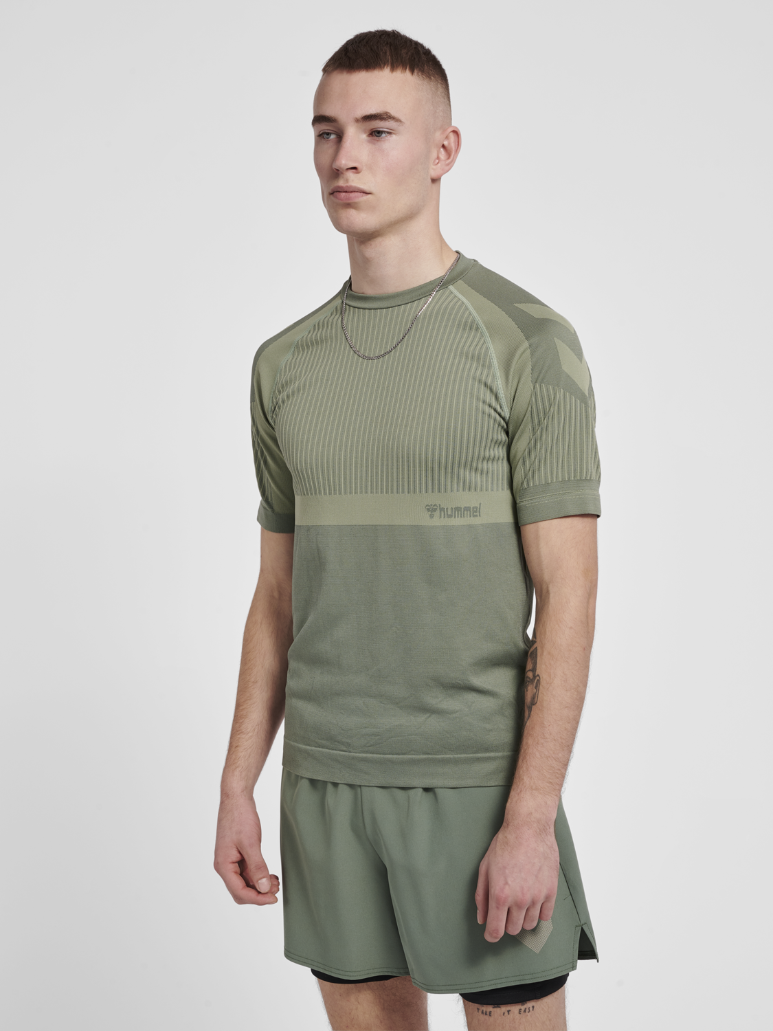 hmlMT UNIT SEAMLESS T-SHIRT