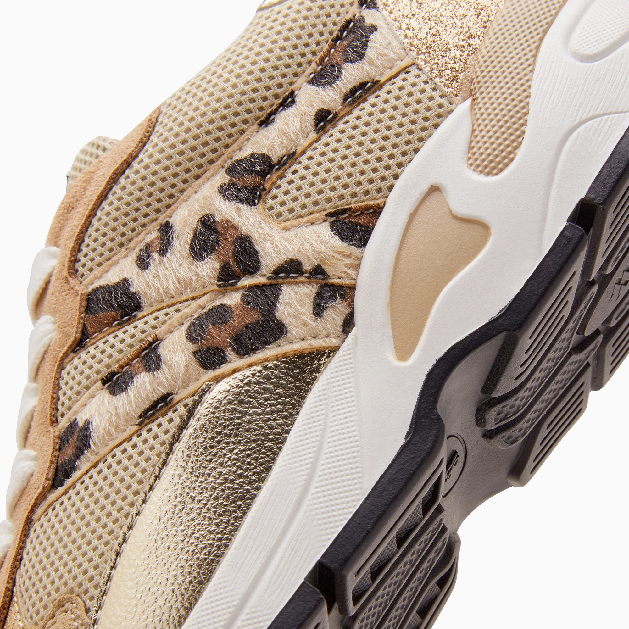 Sneakers-Baskets Montorgueil beige et léopard à lacets