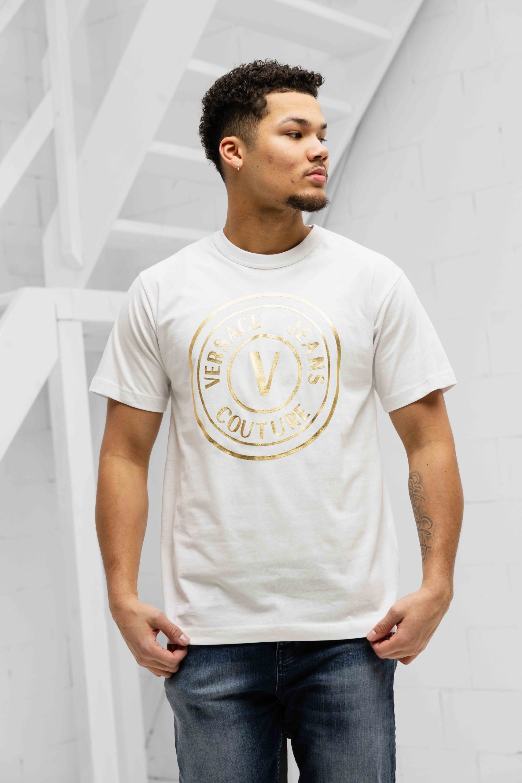 Versace Jeans Couture V-Emblem T-Shirt Heren Wit/Goud
