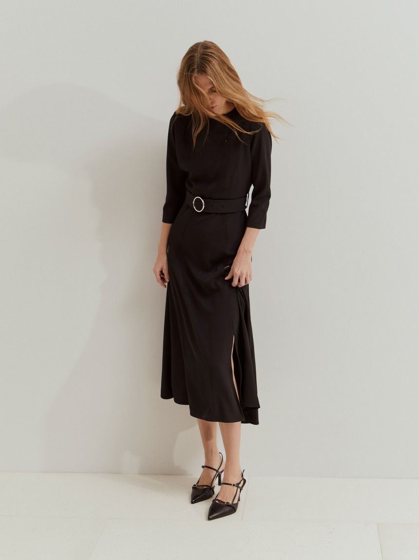 Vestido de malha comprido com cinto