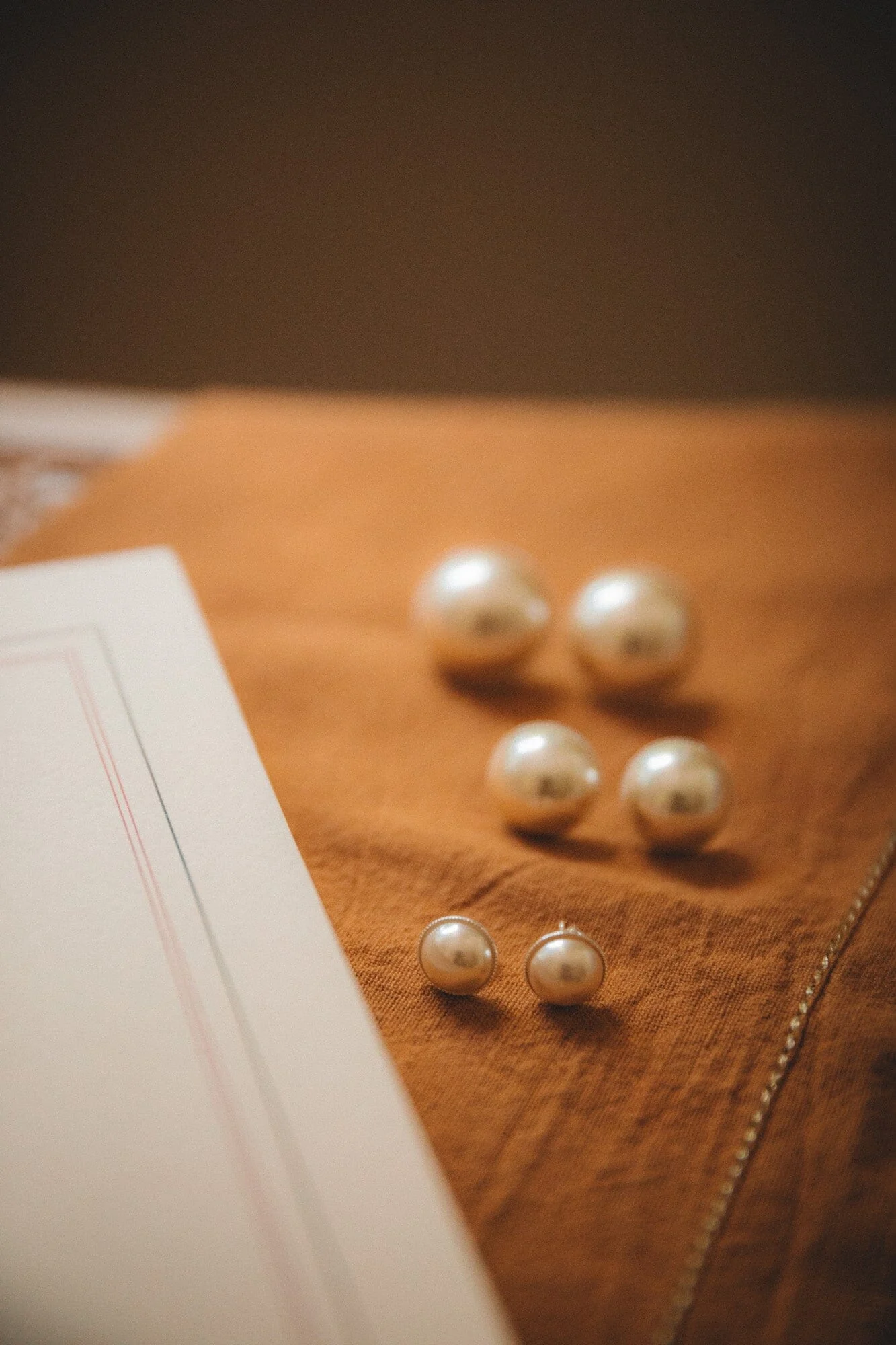 NÉLYA - Mini boucles d'oreilles puces perles doré à l'or fin | Argent