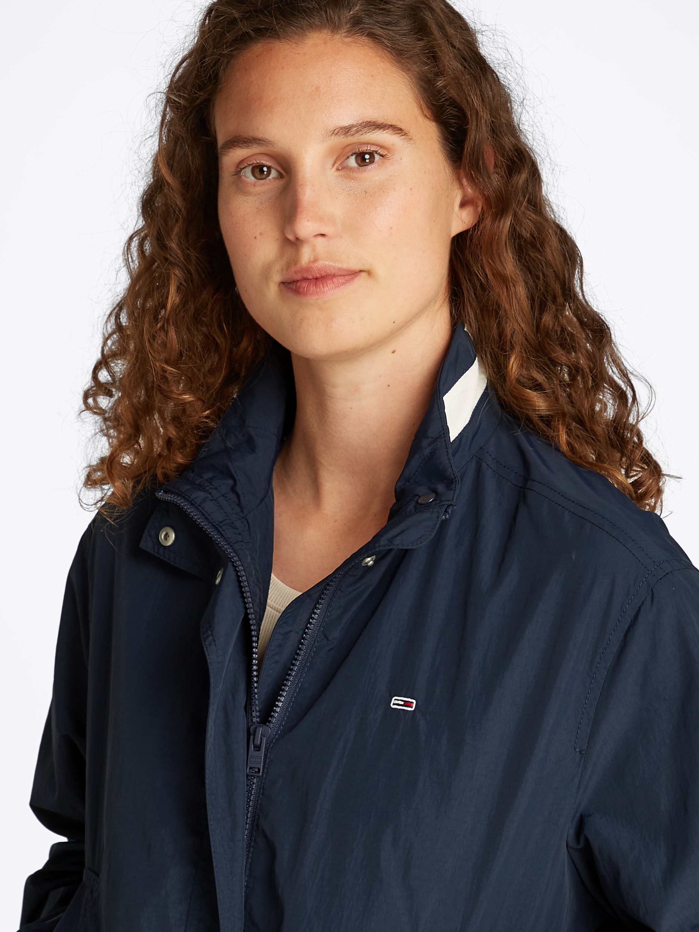 Tommy Jeans Curve Windbreaker »TJW ESSENTIAL JACKET EXT« in Grossen Grössen
