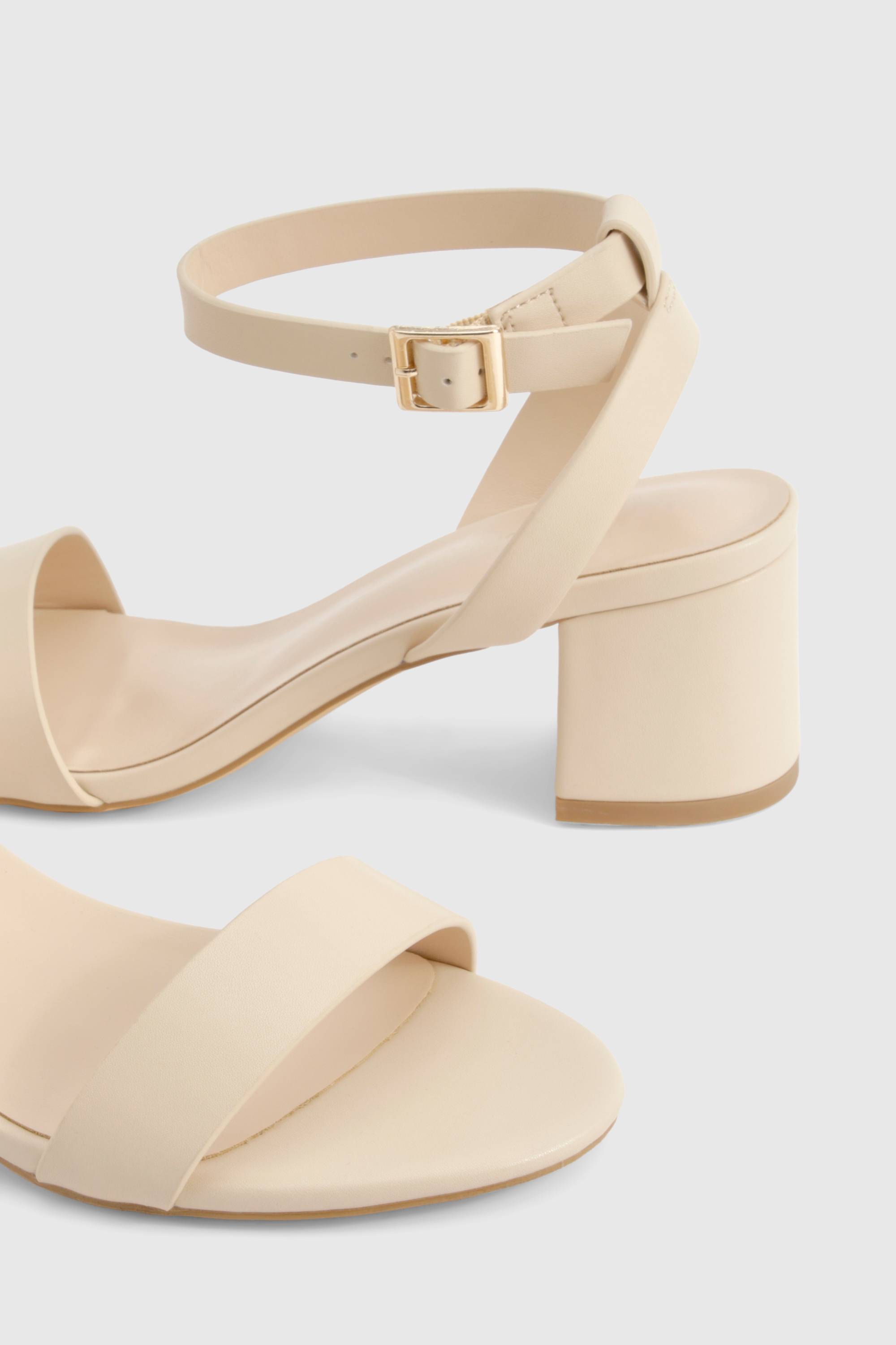 boohoo Sandales ouvertes à petit talon carré