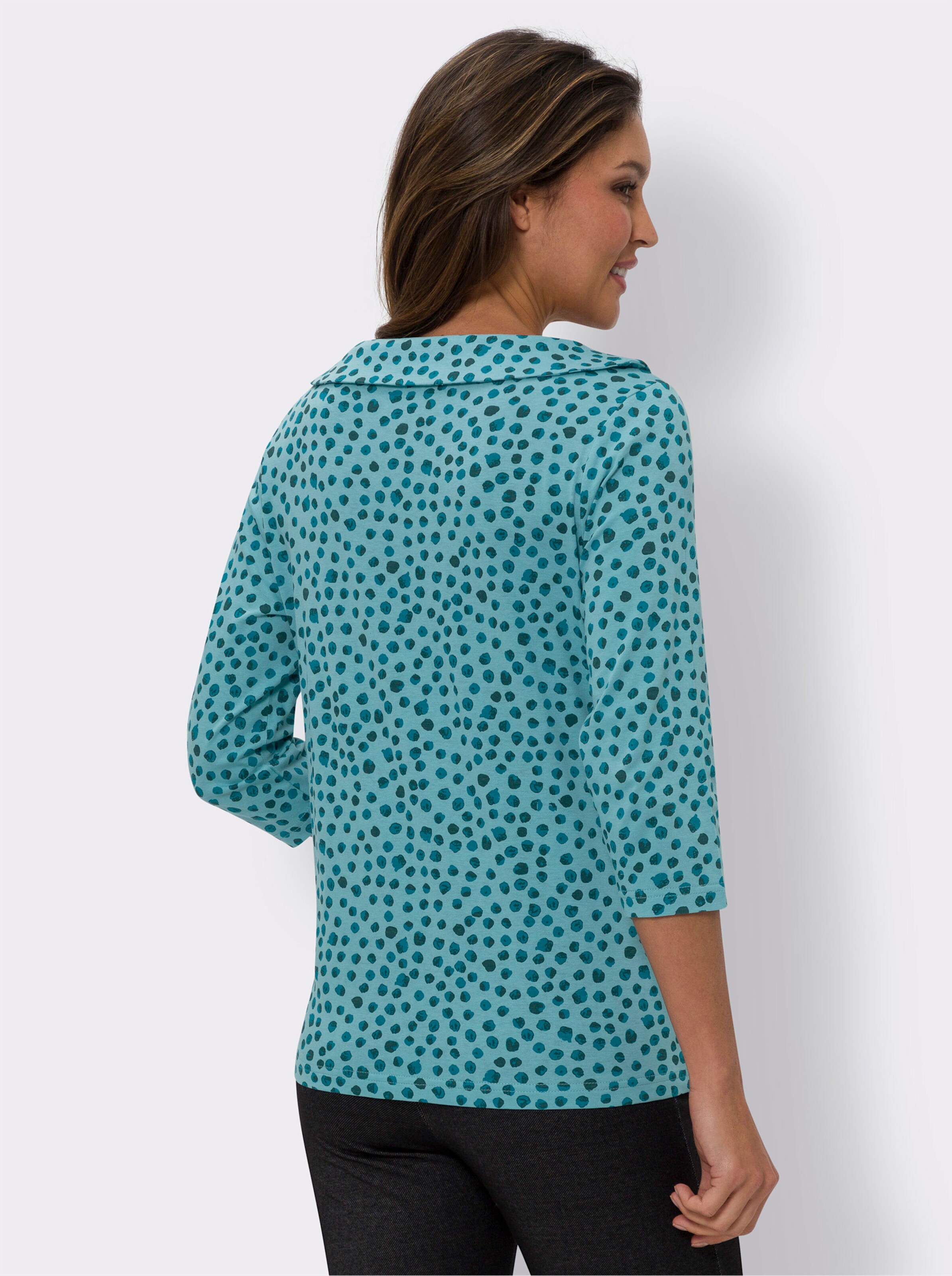 34-Arm-Shirt mit Zierspange am Ausschnitt
