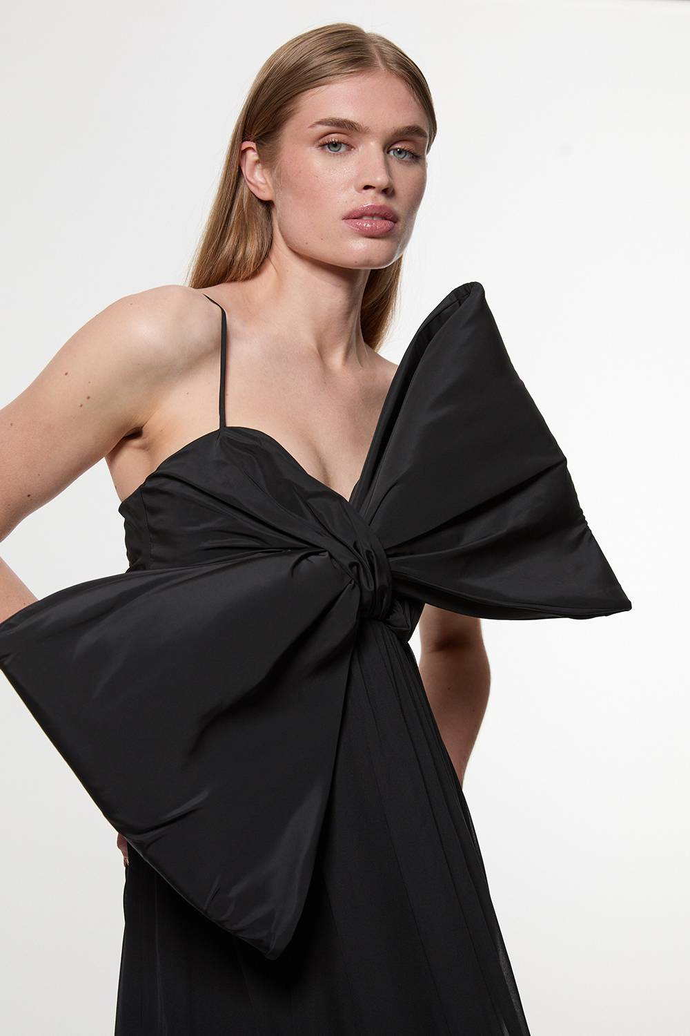 KarenMillen Robe maxi longue tissée en taffetas avec détail nœud