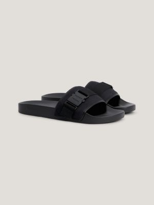 Chinelo de piscina com fivela de encaixe