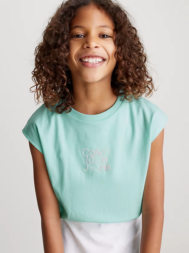 Camiseta com logo floculado de corte quadrado