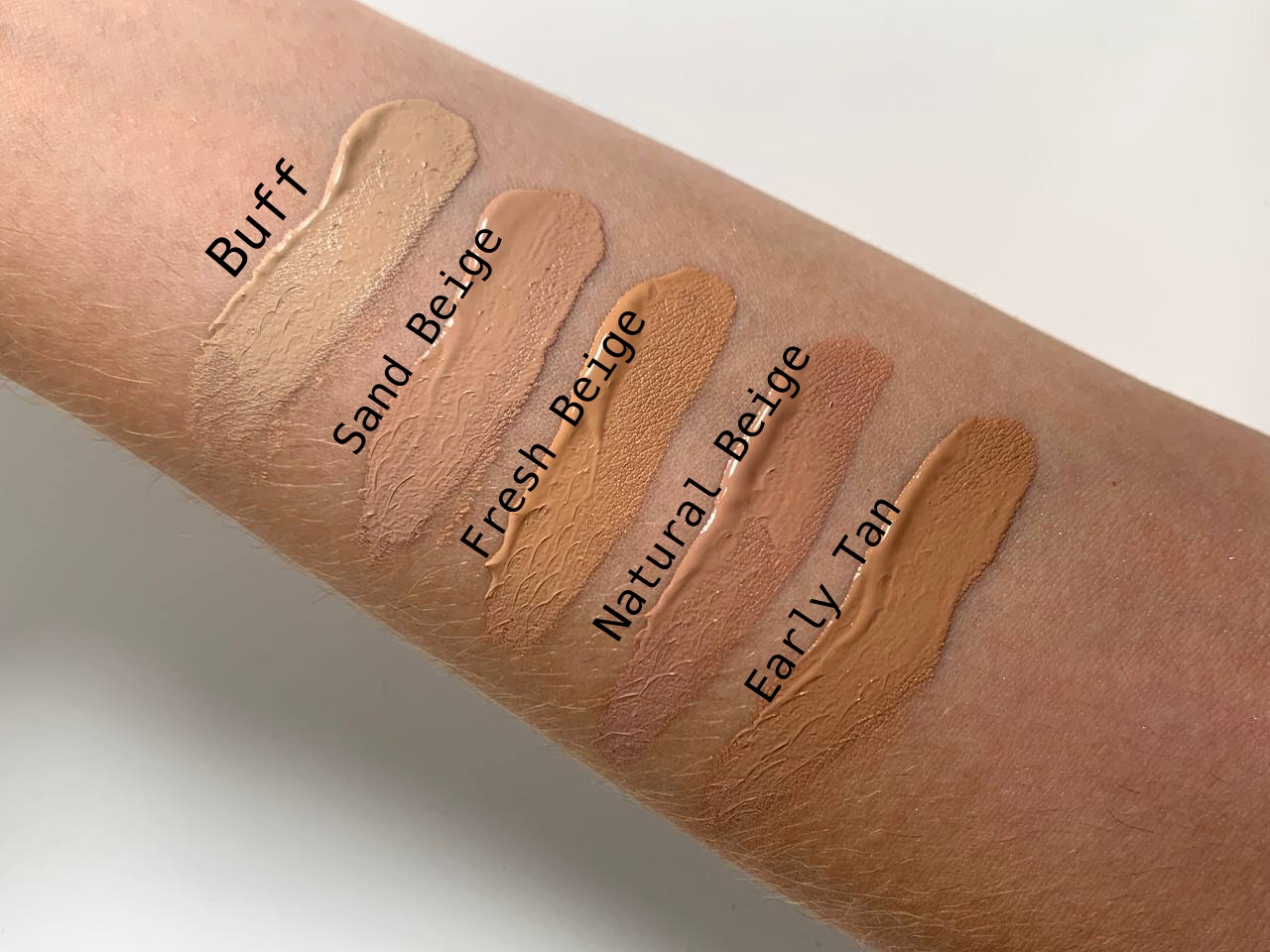 W7 - One Swipe 2 em 1 Foundation and Concealer - Early Tan