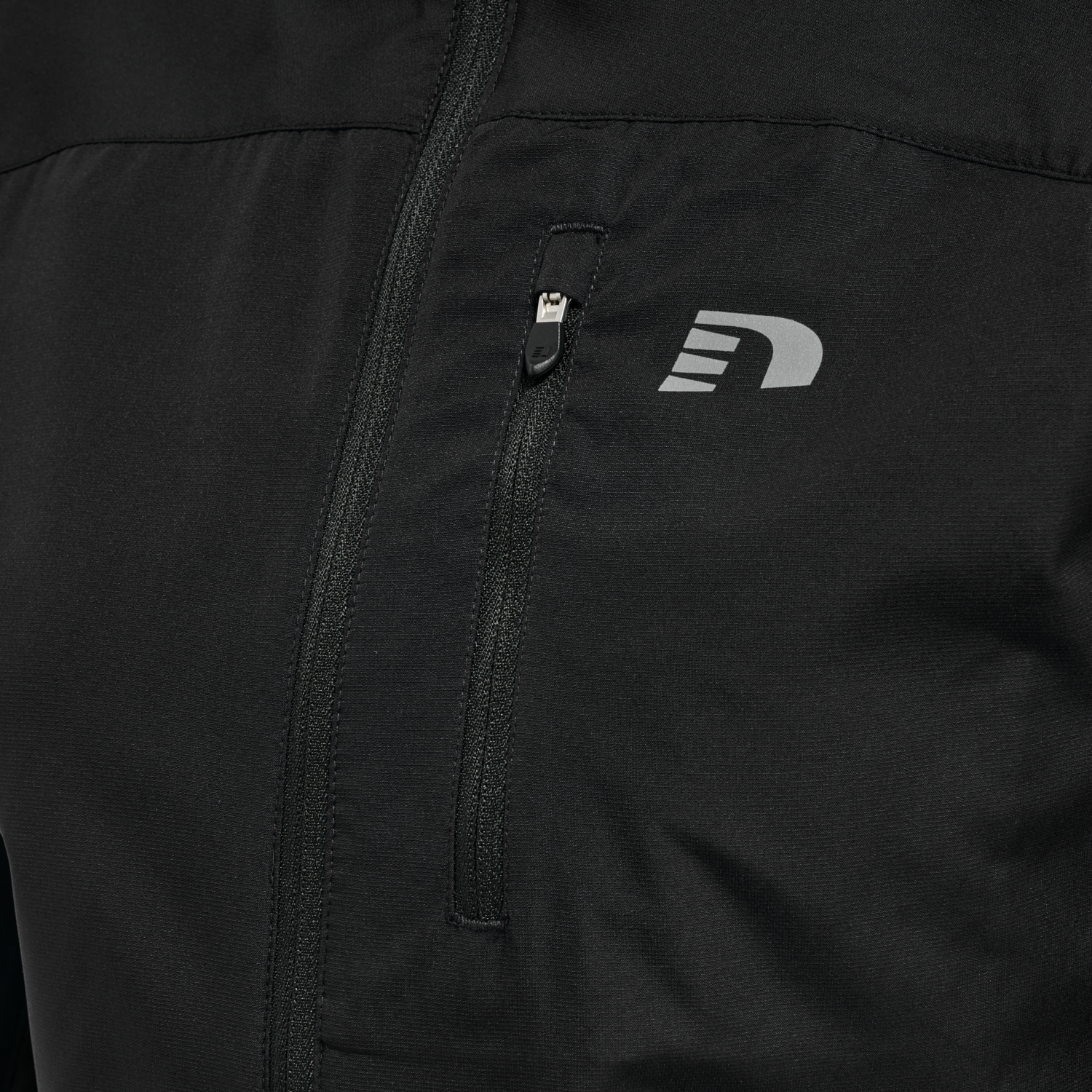 WOMEN'S CORE JACKET
