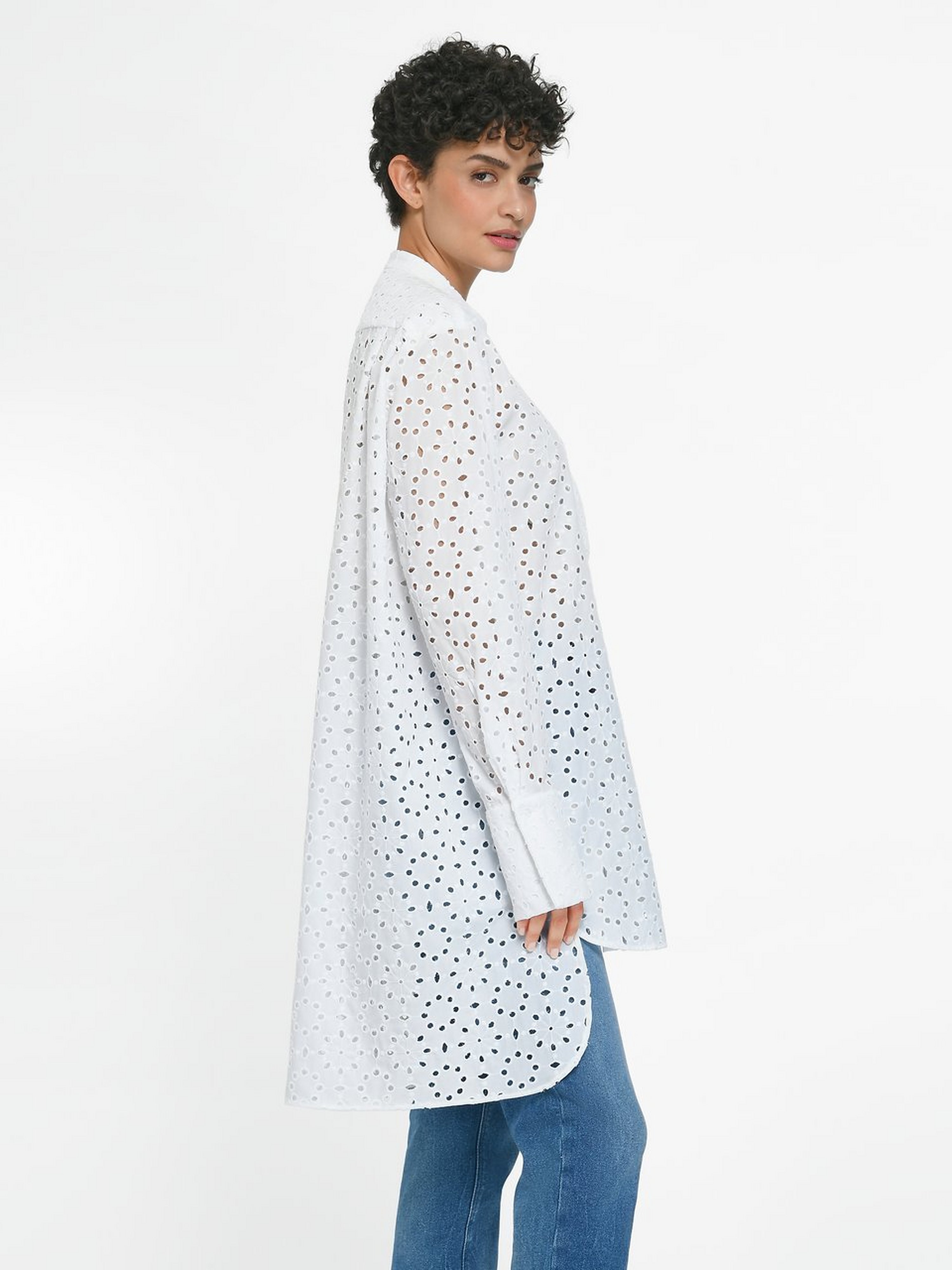 Bluse mit Lochstickerei