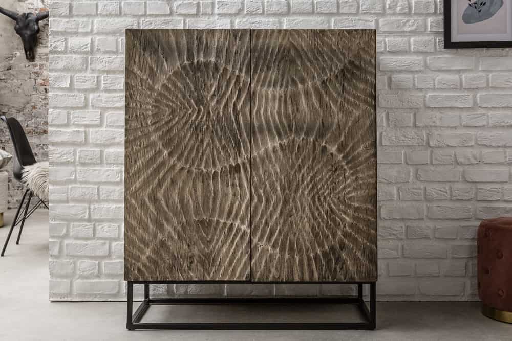 Massives Highboard SCORPION 120cm grau Akazie aufwendige 3D Schnitzereien