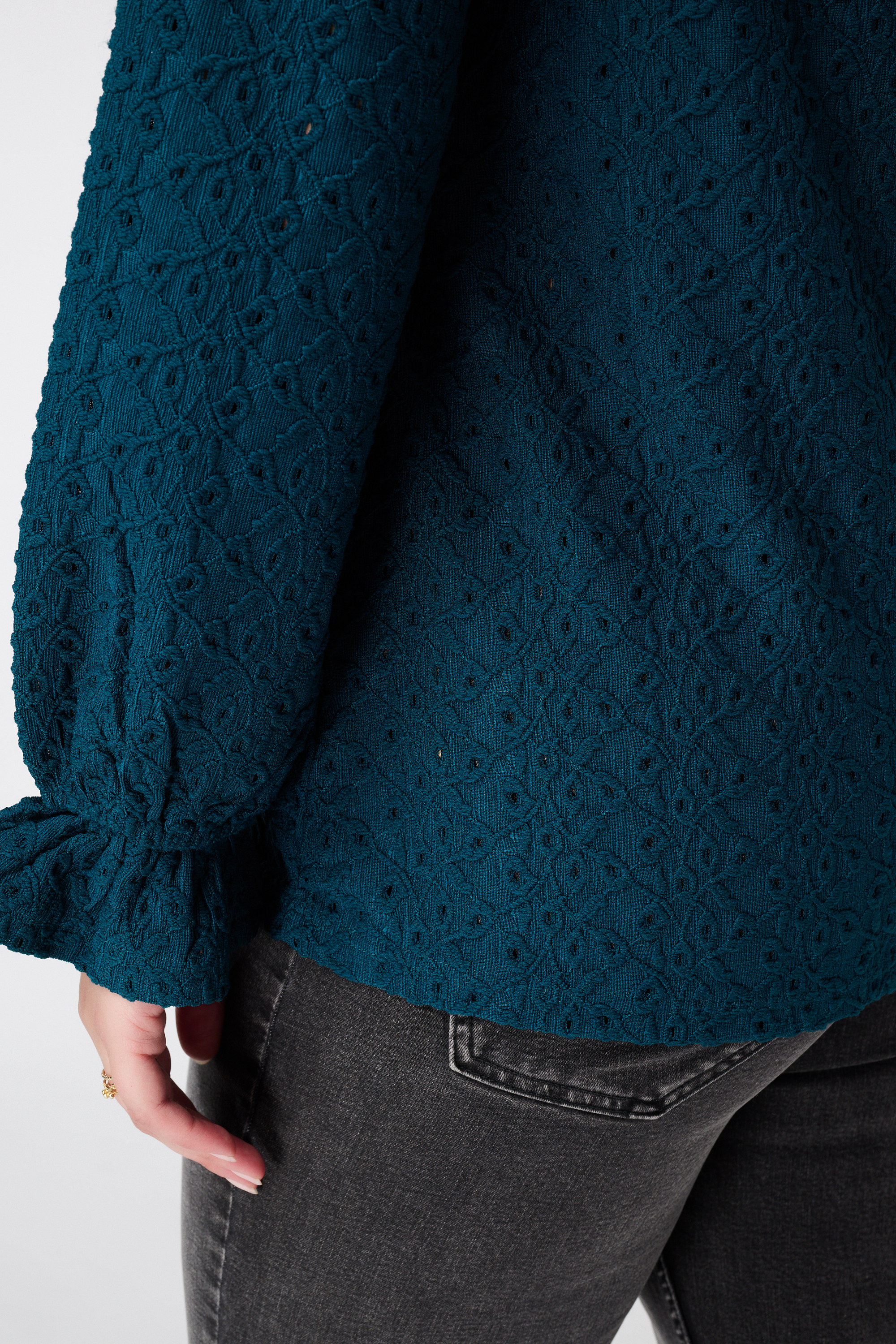 Top met broderie Donker petrol