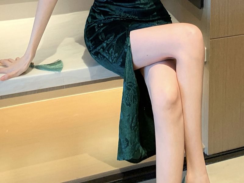 Gelbes - Halter Floral Cutout Side-Slit Midi Qipao